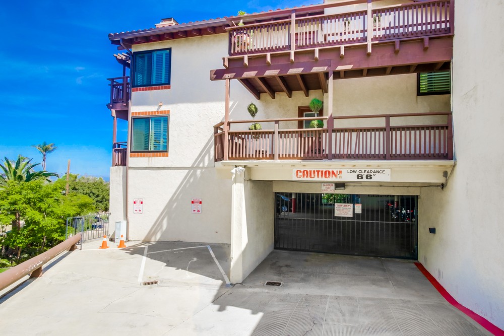 Virtual tour photo 4 of 69 for 4036 Ampudia St