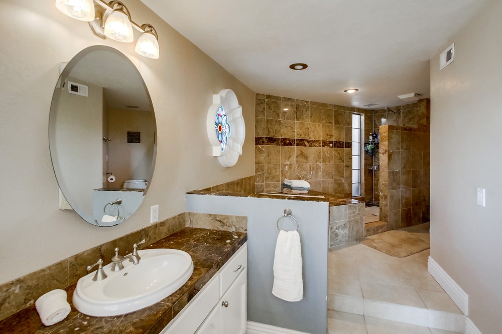 Virtual tour photo 42 of 69 for 4036 Ampudia St