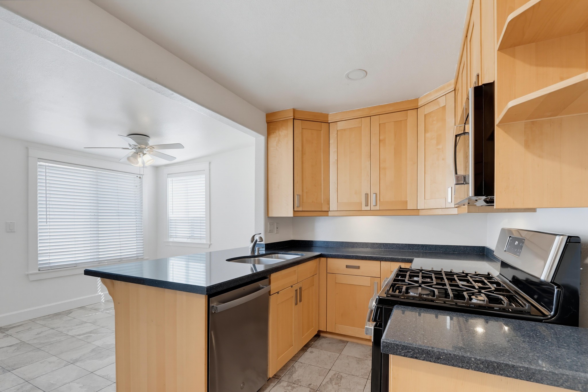 Virtual tour photo 18 of 54 for 404 N Diana Pl