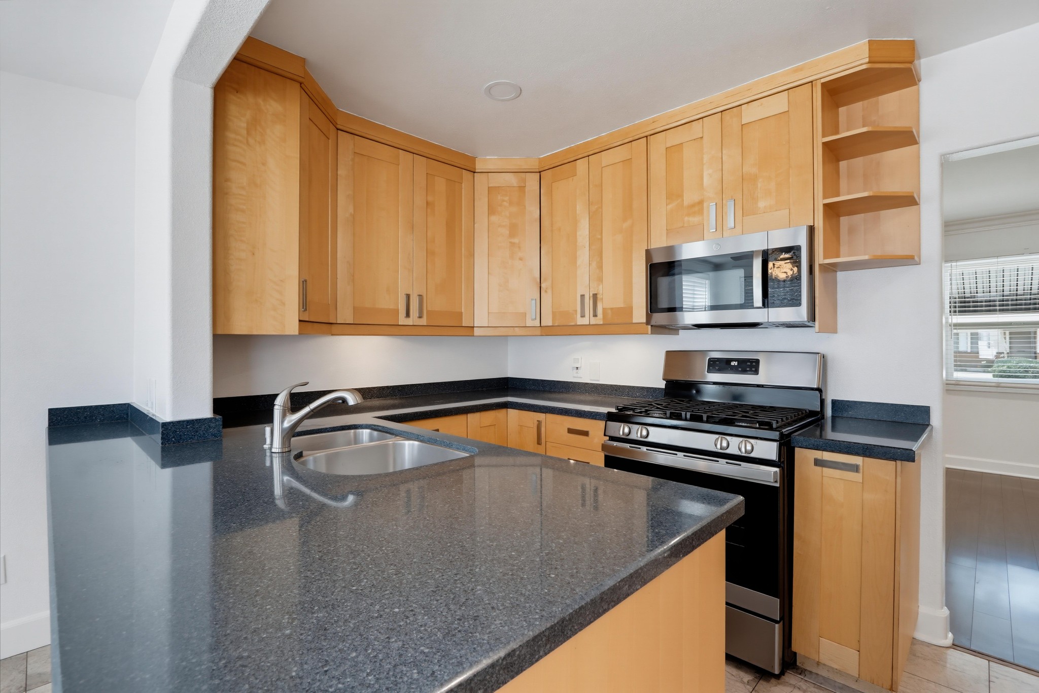 Virtual tour photo 21 of 54 for 404 N Diana Pl
