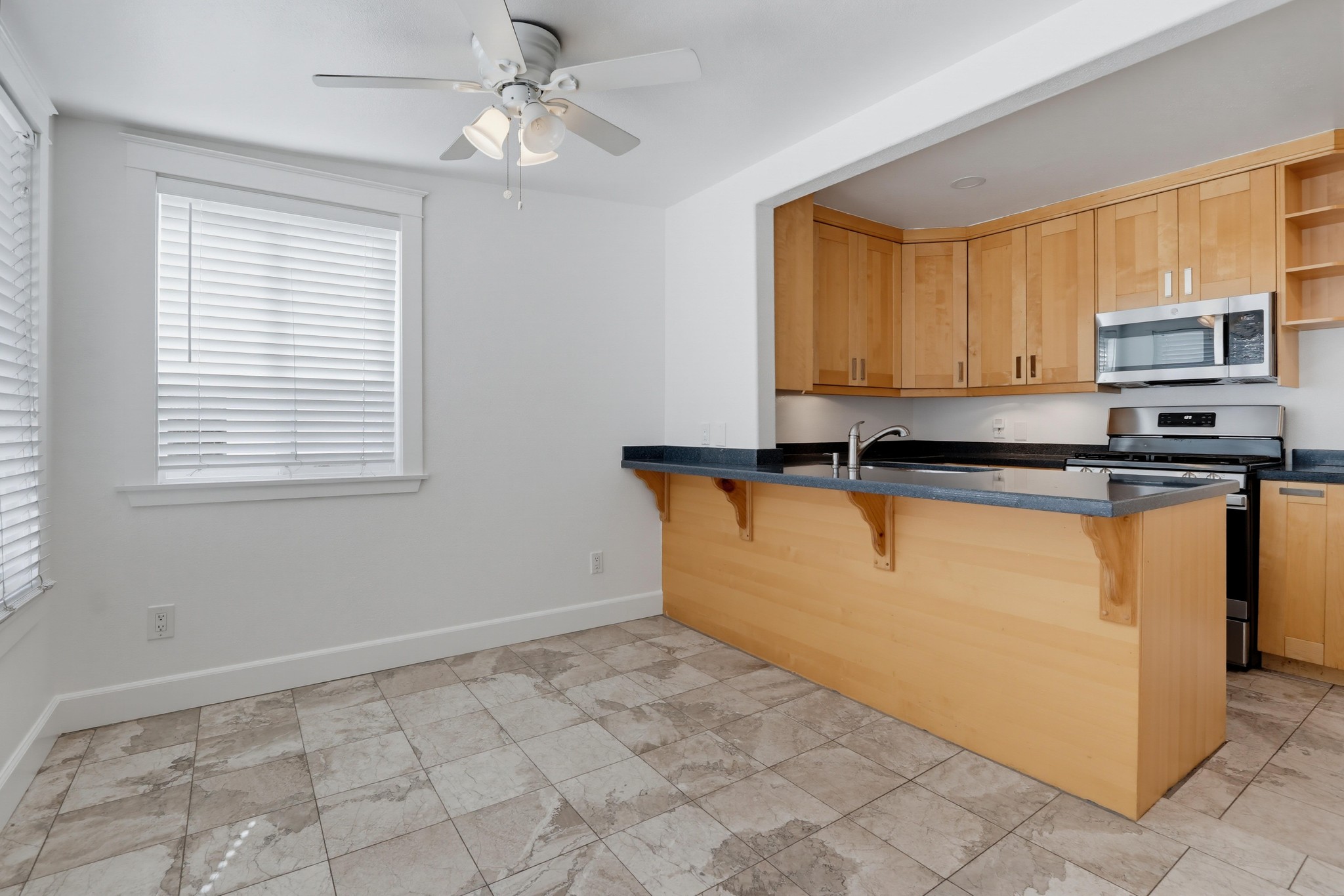 Virtual tour photo 26 of 54 for 404 N Diana Pl