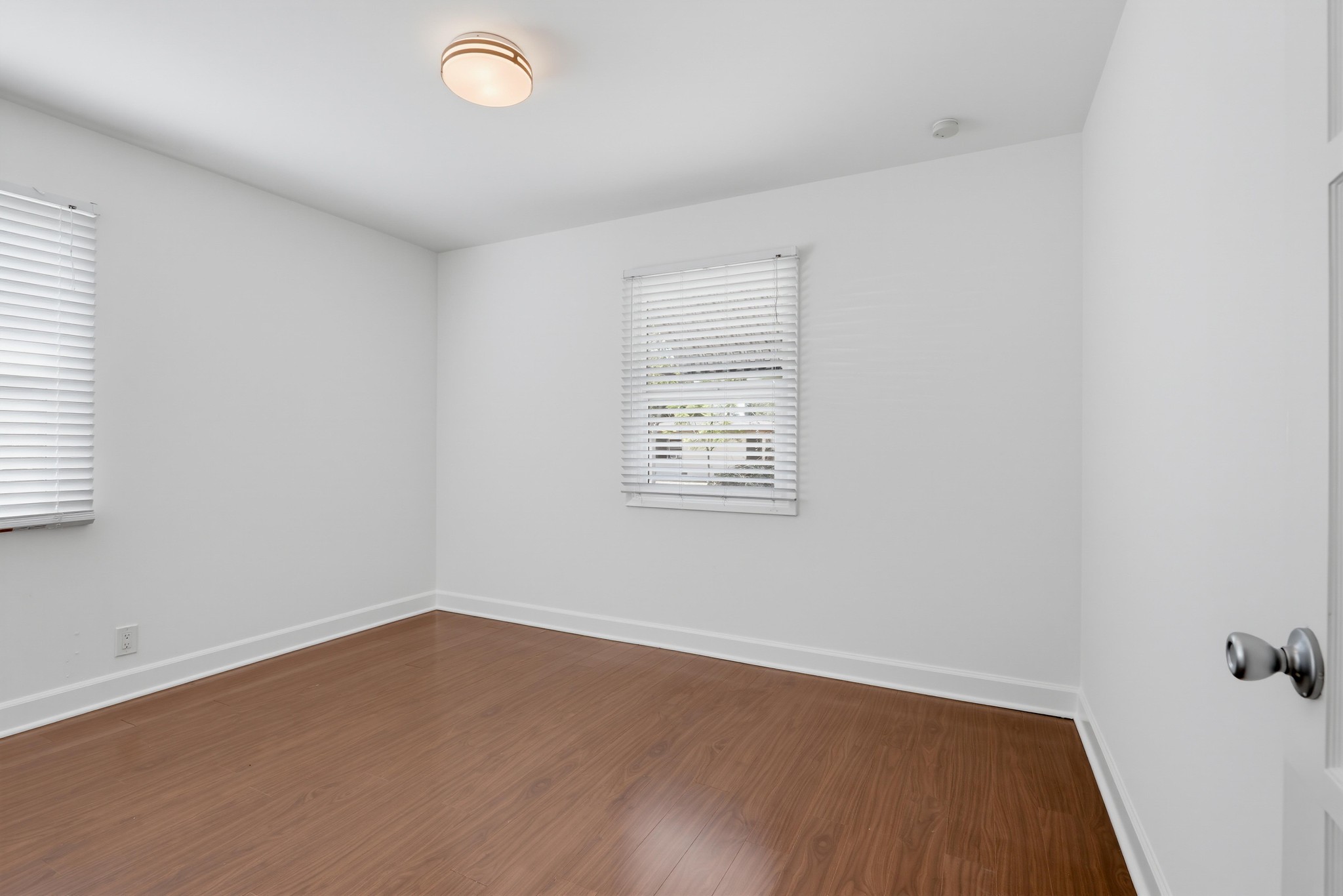 Virtual tour photo 32 of 54 for 404 N Diana Pl