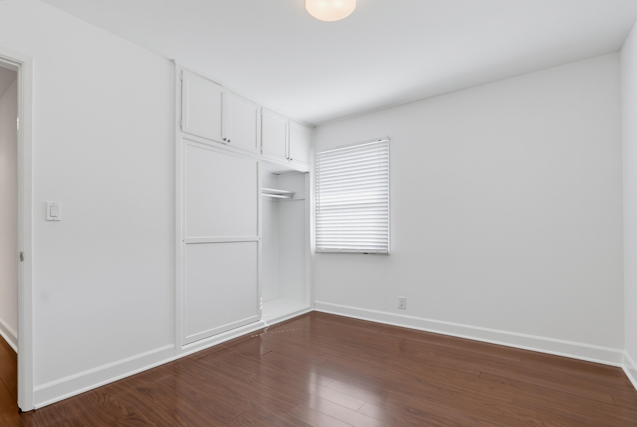 Virtual tour photo 34 of 54 for 404 N Diana Pl
