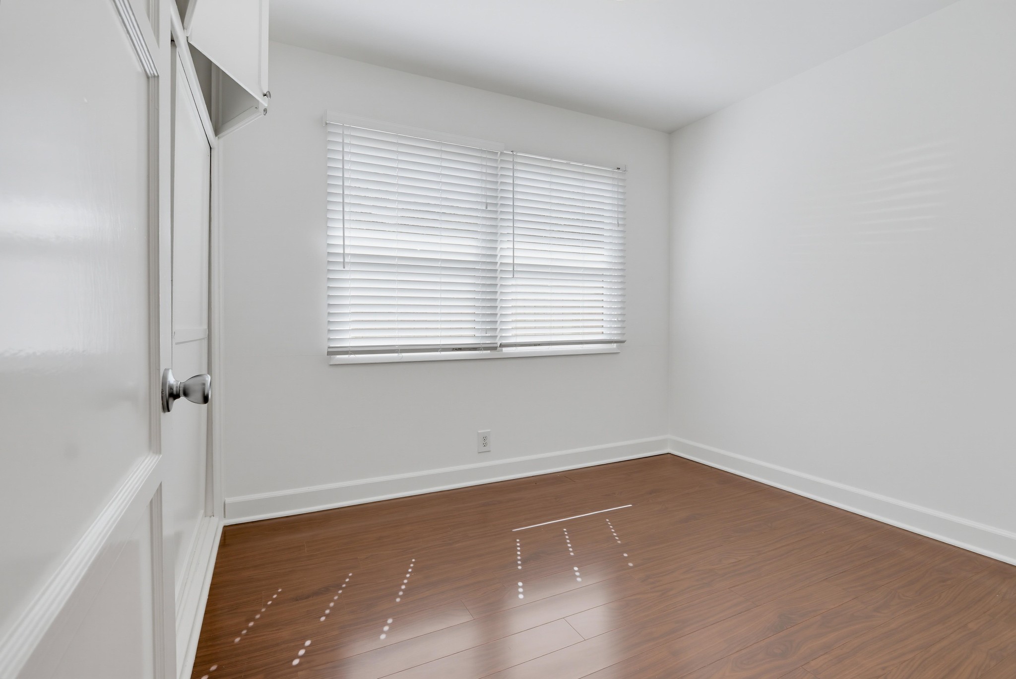Virtual tour photo 37 of 54 for 404 N Diana Pl