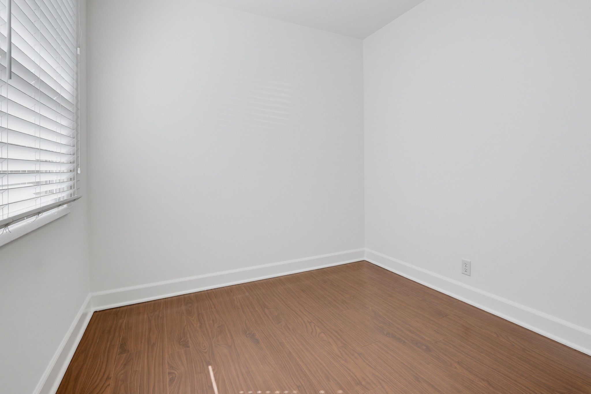 Virtual tour photo 38 of 54 for 404 N Diana Pl