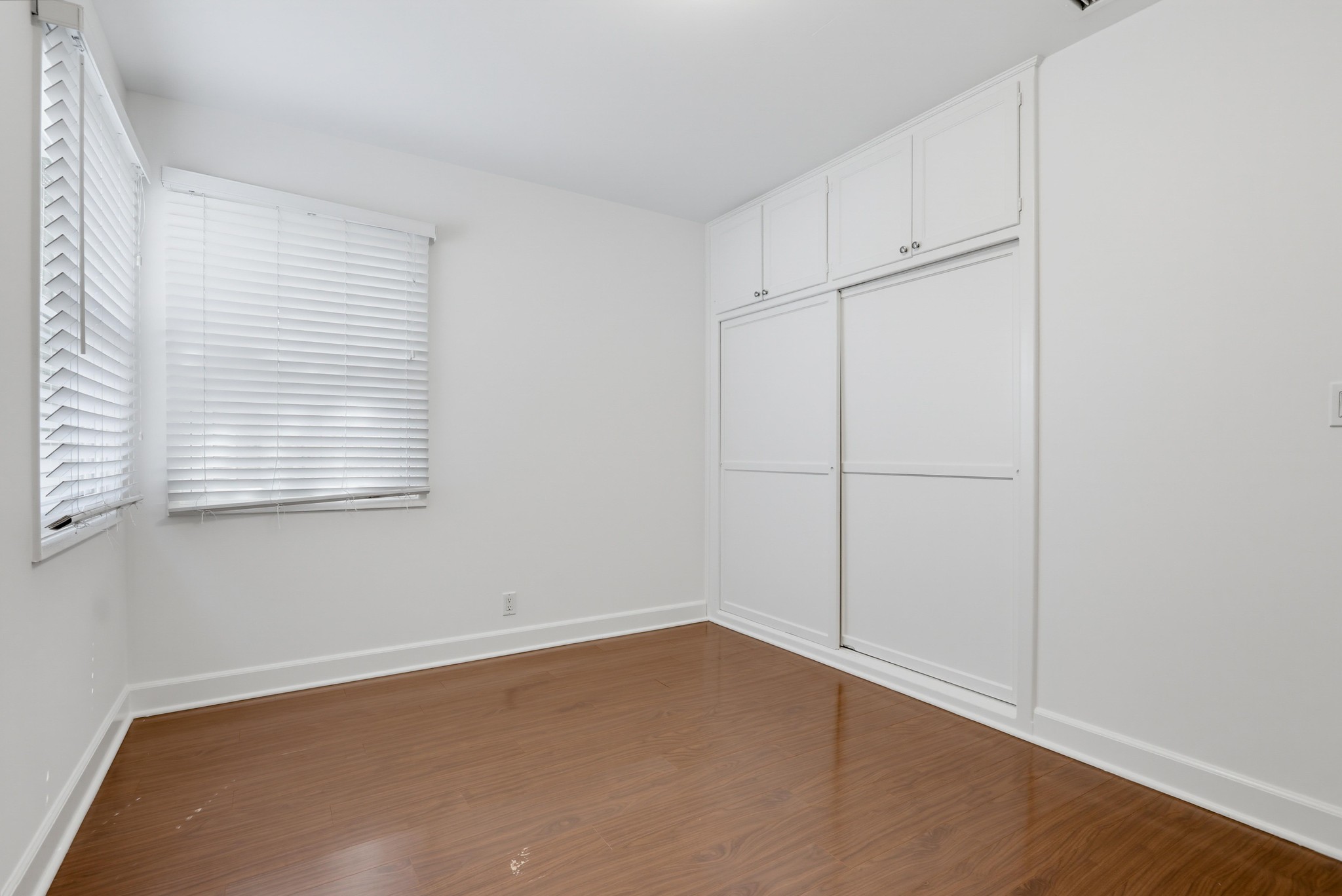 Virtual tour photo 42 of 54 for 404 N Diana Pl