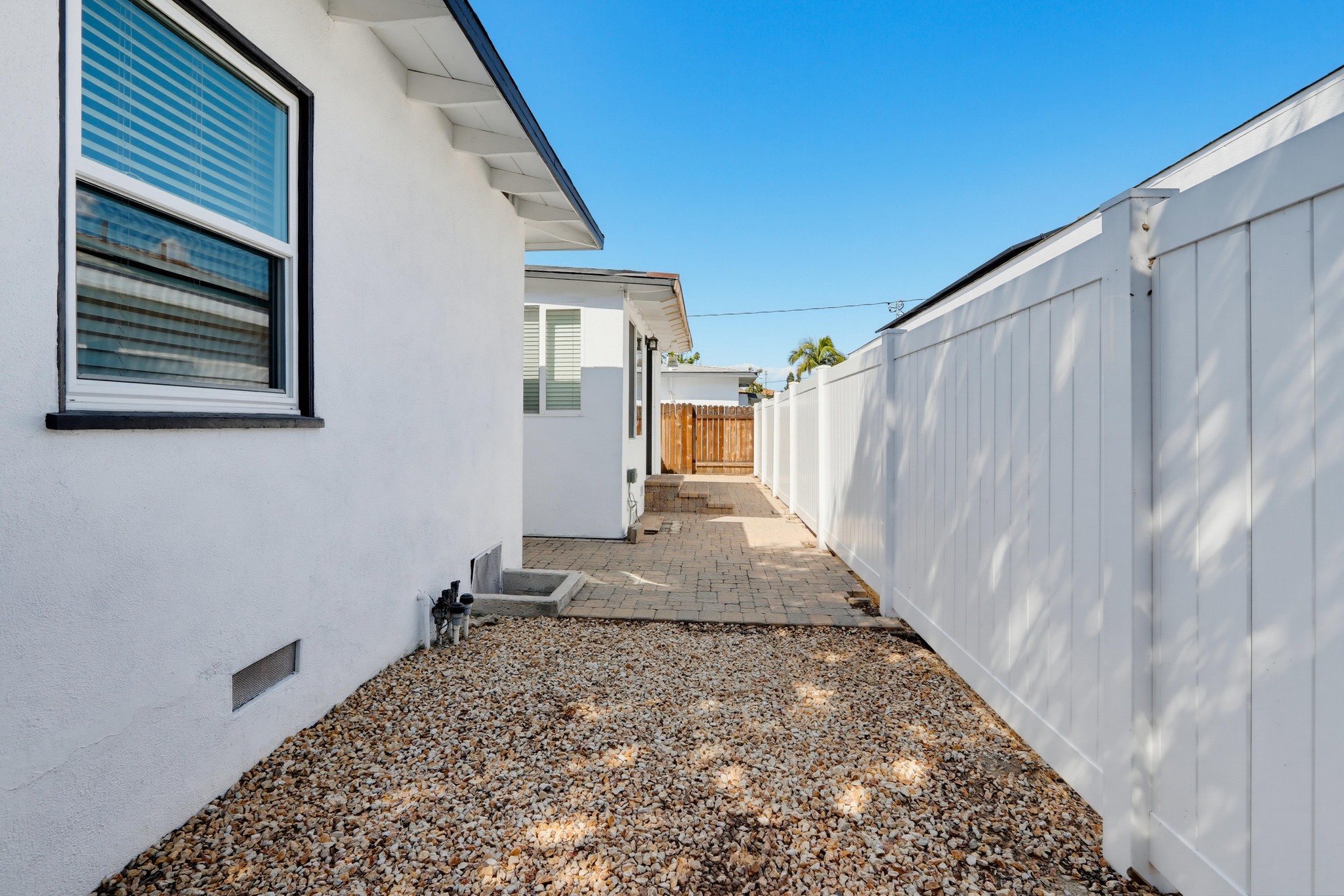 Virtual tour photo 48 of 54 for 404 N Diana Pl