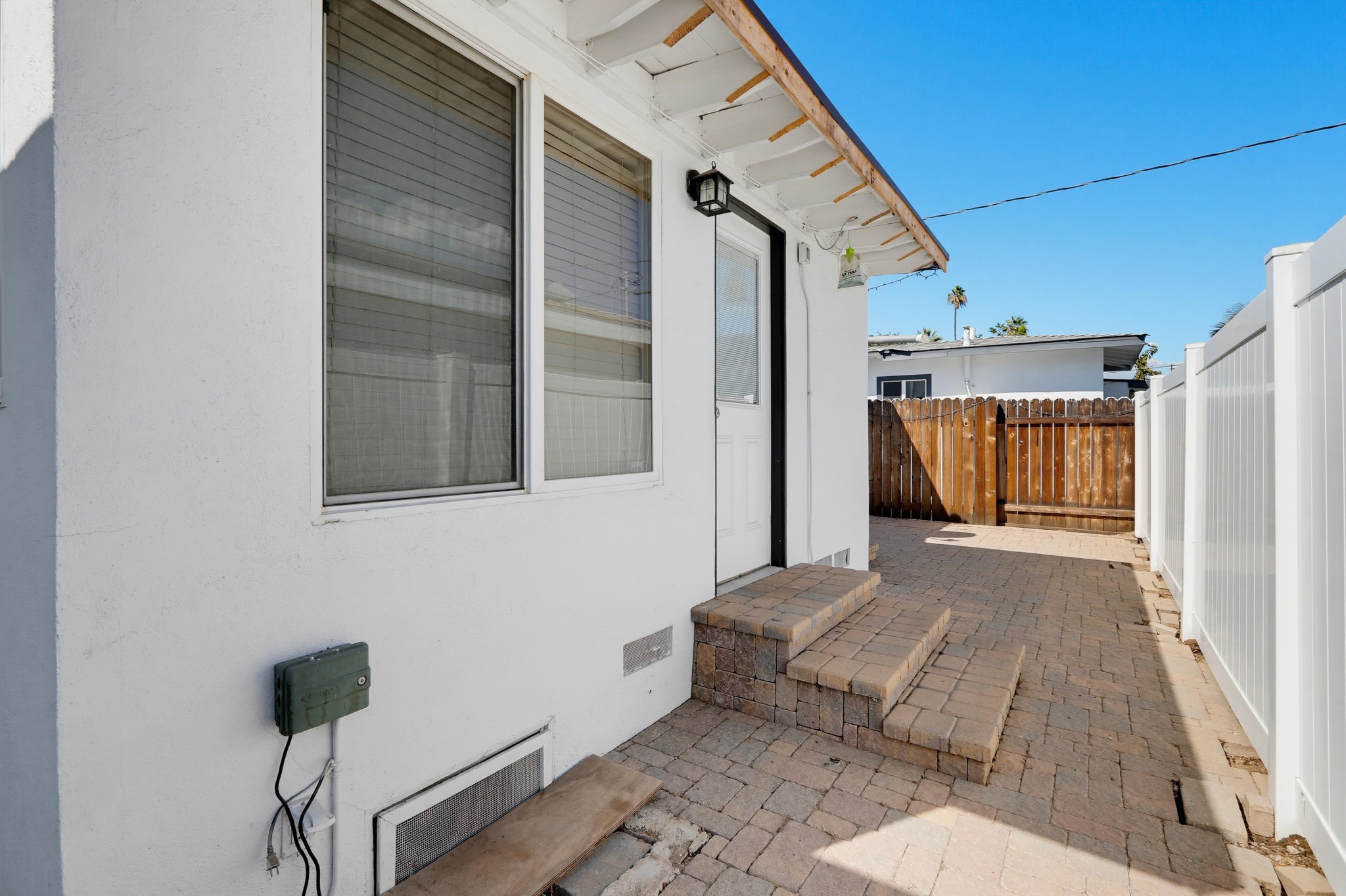 Virtual tour photo 49 of 54 for 404 N Diana Pl