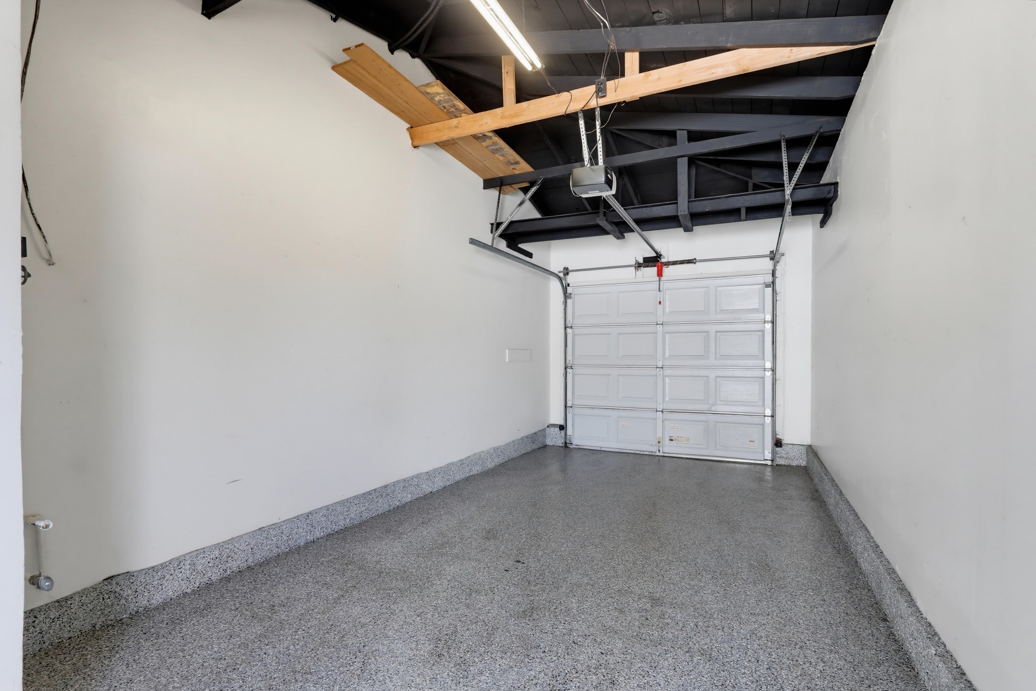 Virtual tour photo 52 of 54 for 404 N Diana Pl