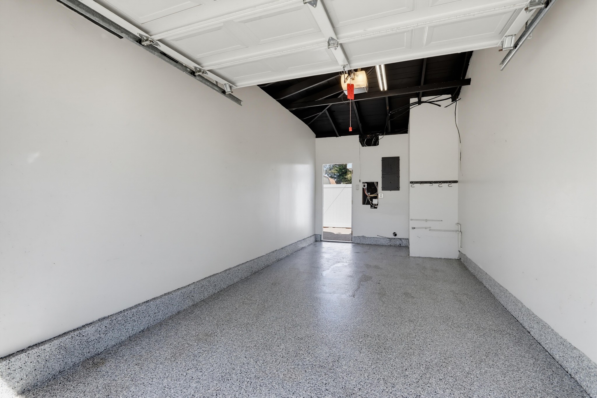 Virtual tour photo 53 of 54 for 404 N Diana Pl