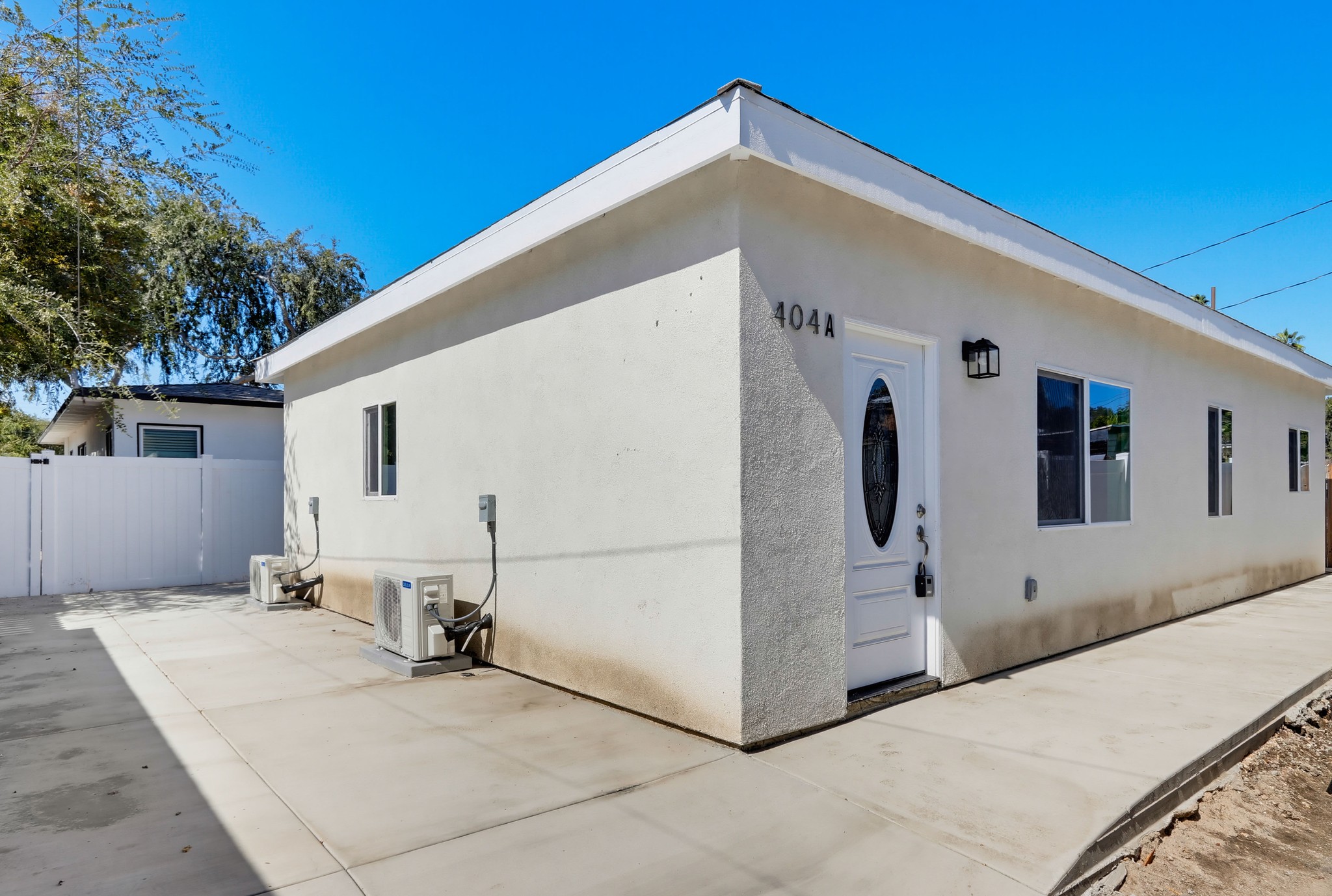 Virtual tour photo 1 of 35 for 404 N Diana Pl