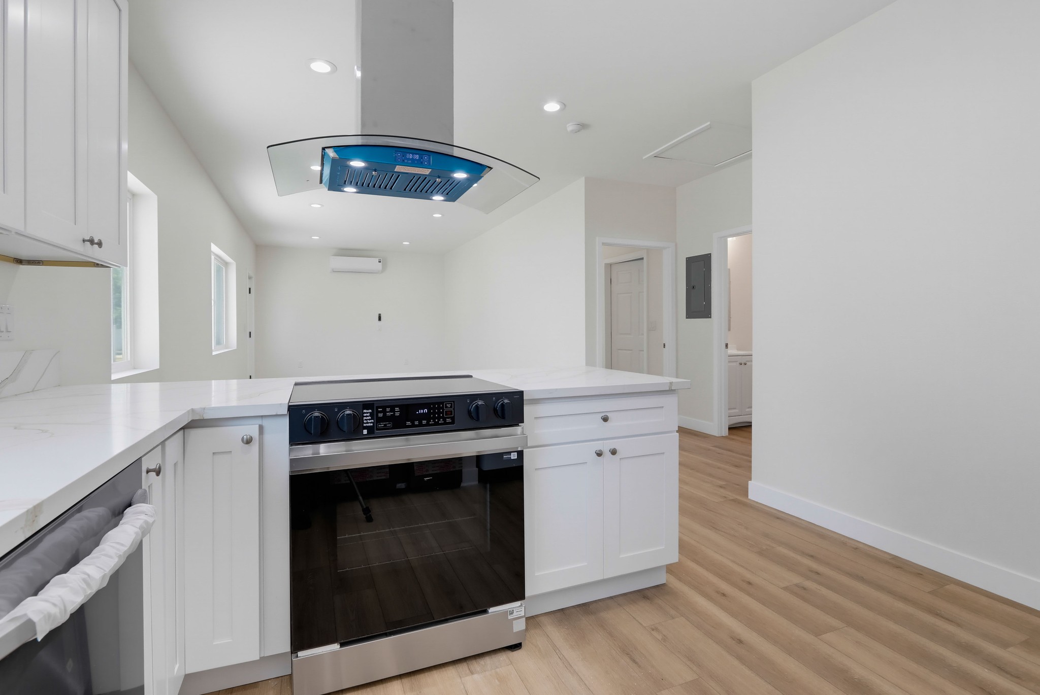 Virtual tour photo 17 of 35 for 404 N Diana Pl