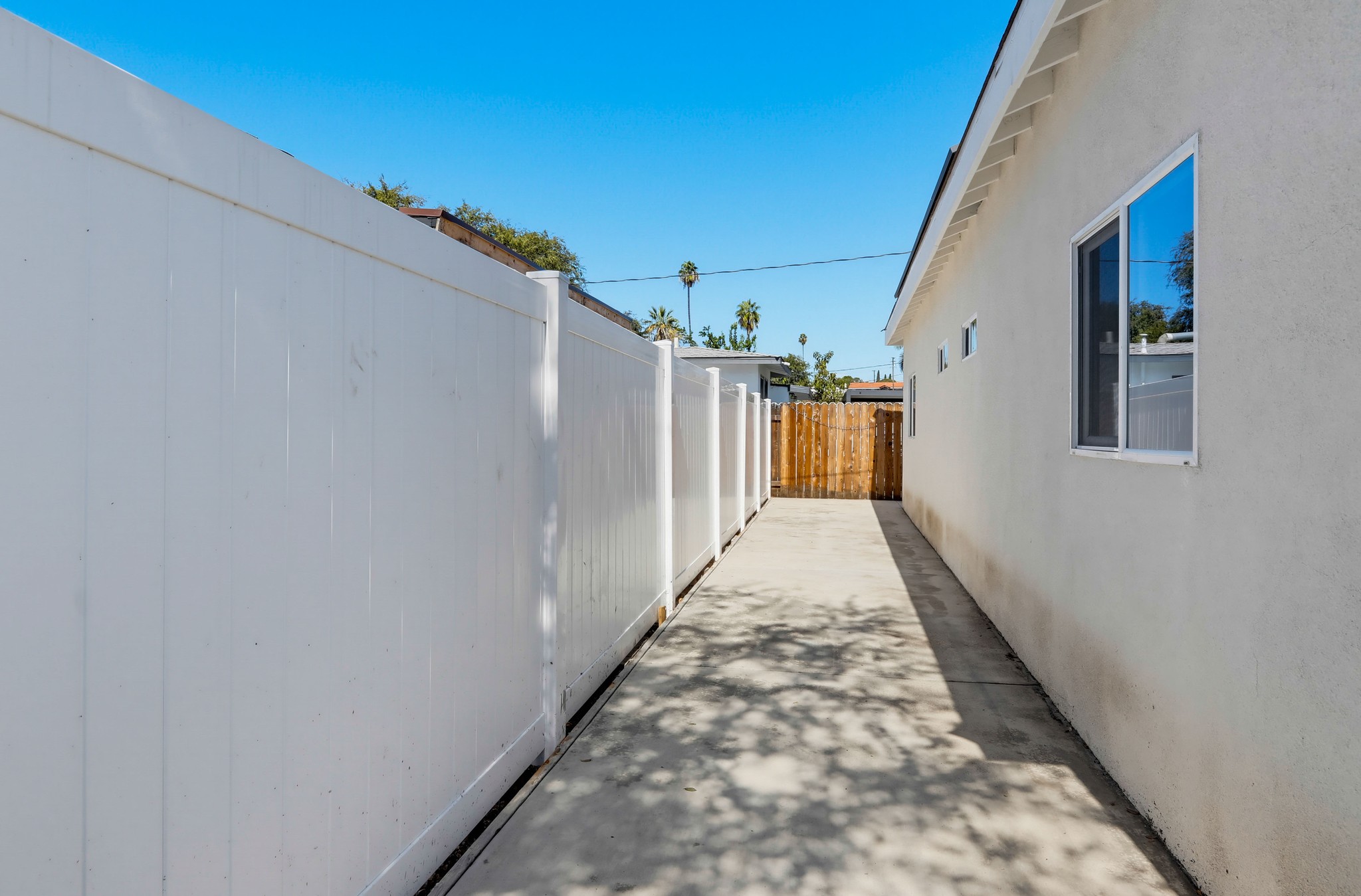 Virtual tour photo 32 of 35 for 404 N Diana Pl