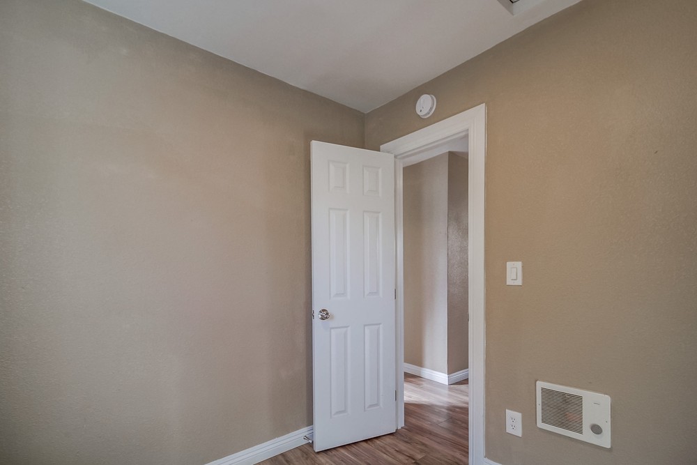 Virtual tour photo 19 of 30 for 4043 National Ave
