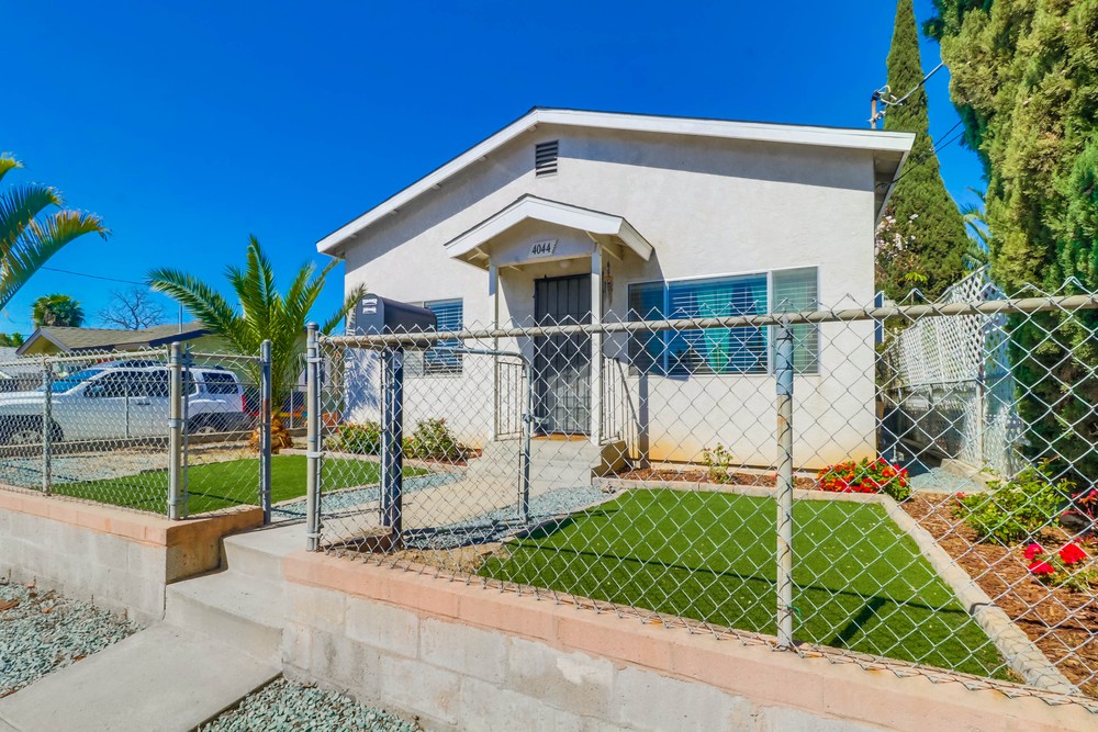 Virtual tour photo 3 of 27 for 4044 Manzanita Dr
