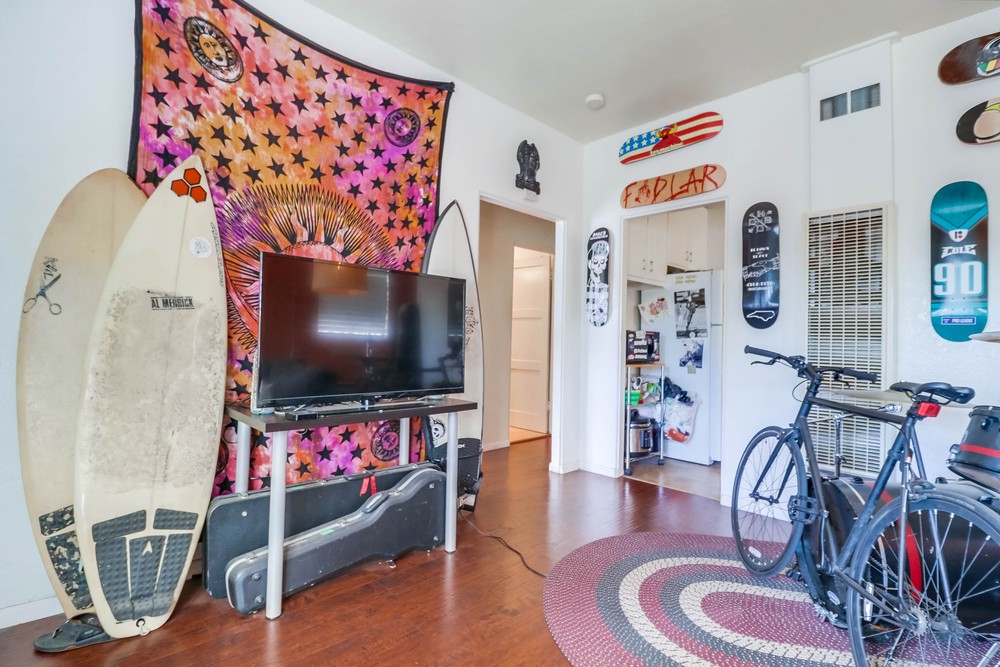 Virtual tour photo 8 of 27 for 4044 Manzanita Dr