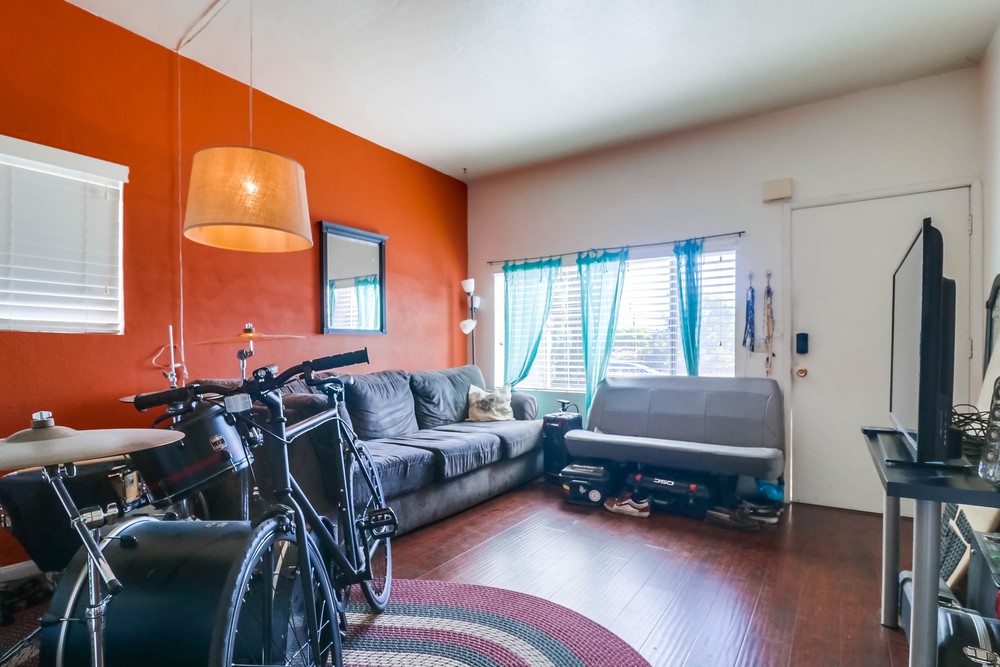 Virtual tour photo 9 of 27 for 4044 Manzanita Dr