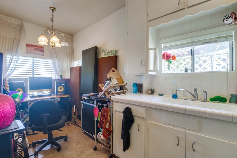 Virtual tour photo 13 of 27 for 4044 Manzanita Dr