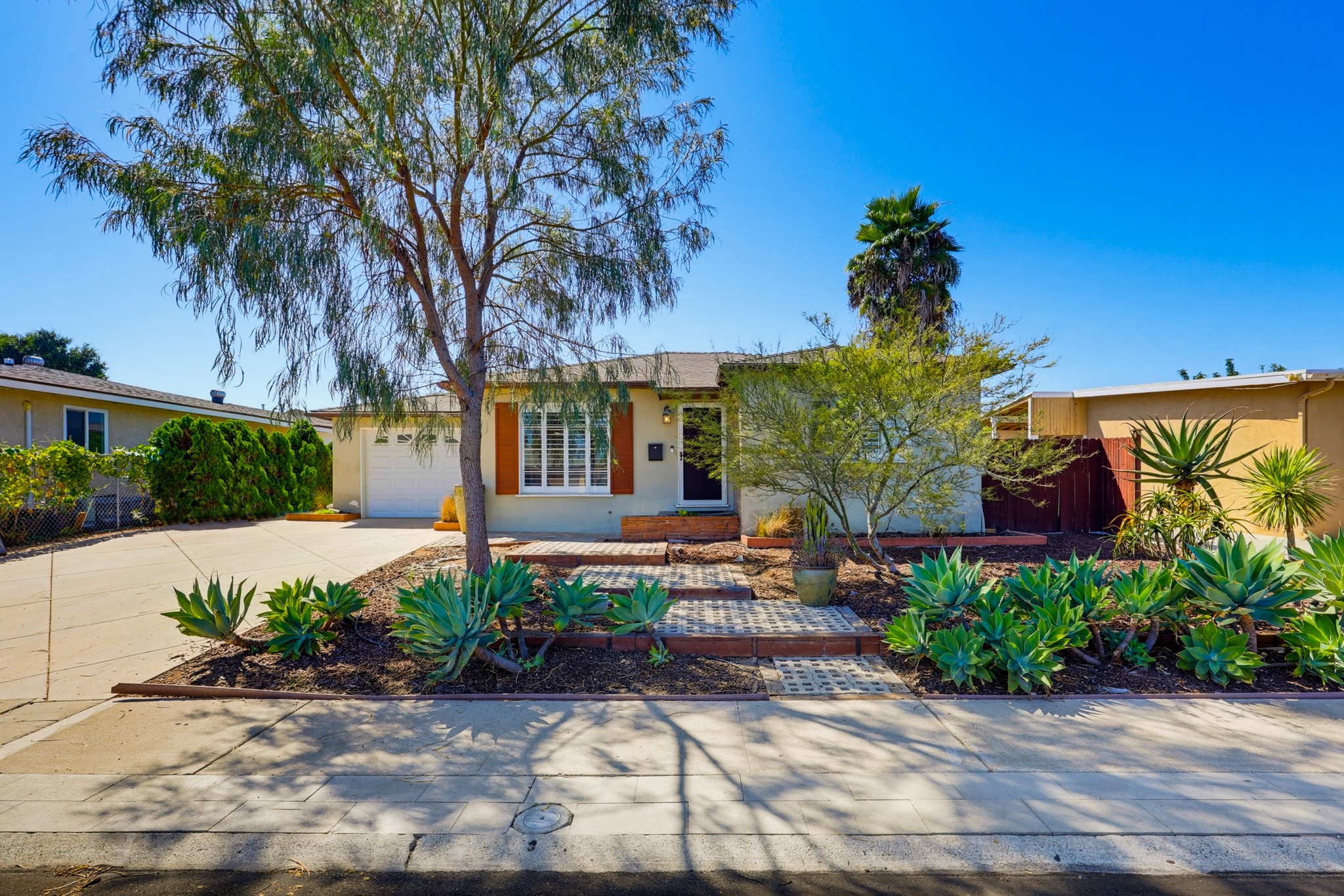 Virtual tour photo 1 of 51 for 4044 Vista Grande Dr