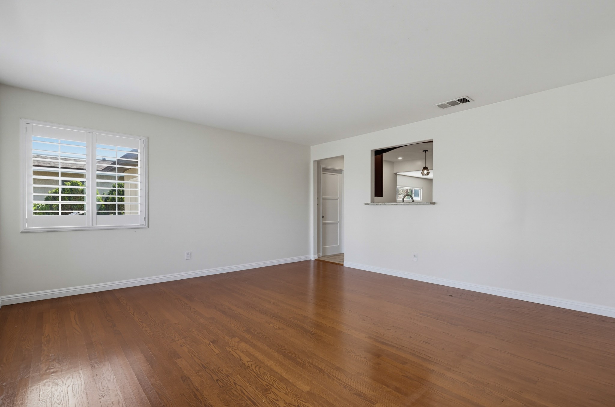 Virtual tour photo 7 of 51 for 4044 Vista Grande Dr