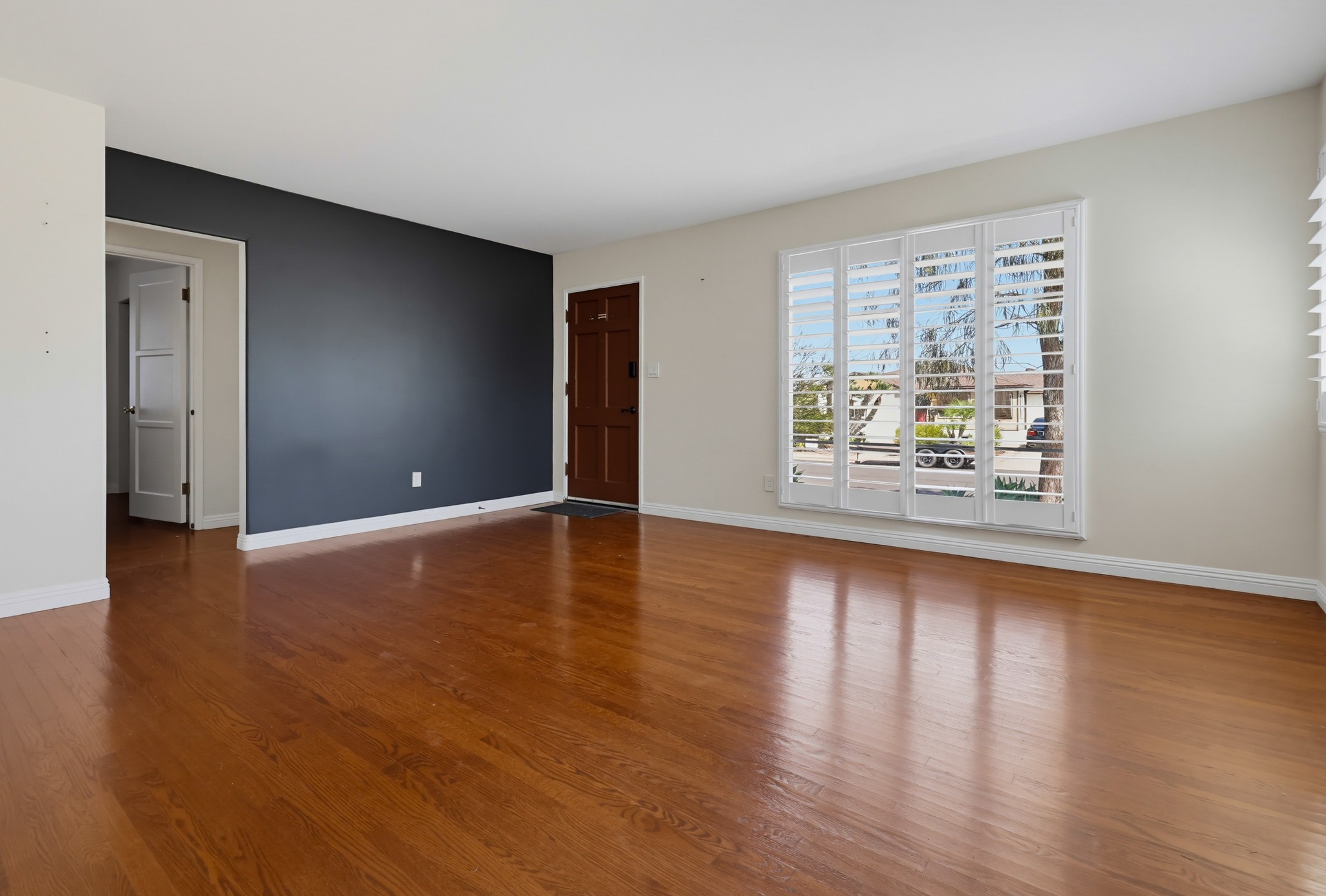 Virtual tour photo 9 of 51 for 4044 Vista Grande Dr
