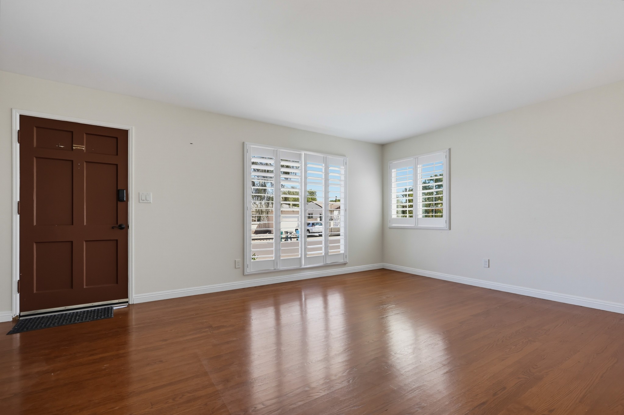 Virtual tour photo 10 of 51 for 4044 Vista Grande Dr