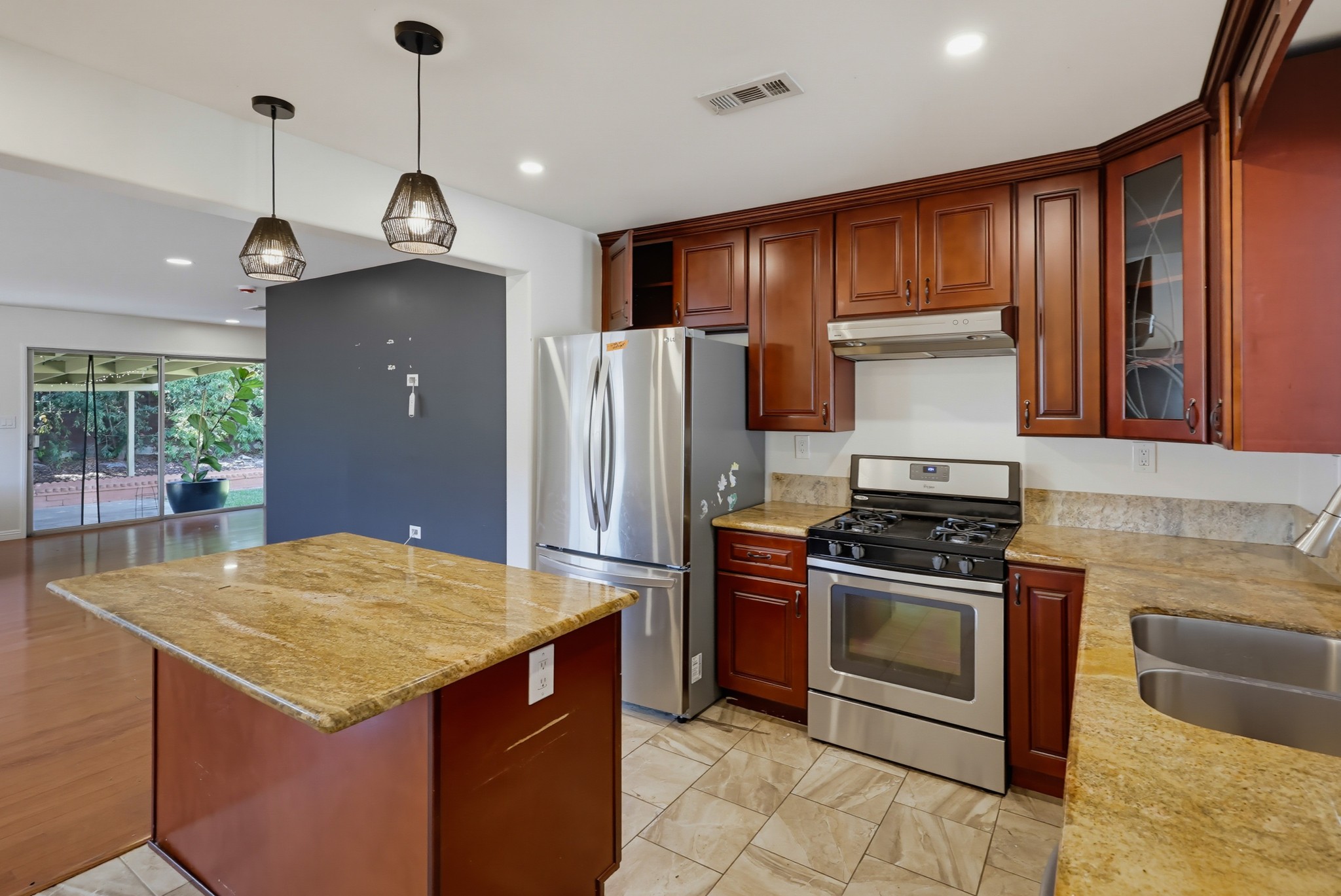 Virtual tour photo 22 of 51 for 4044 Vista Grande Dr