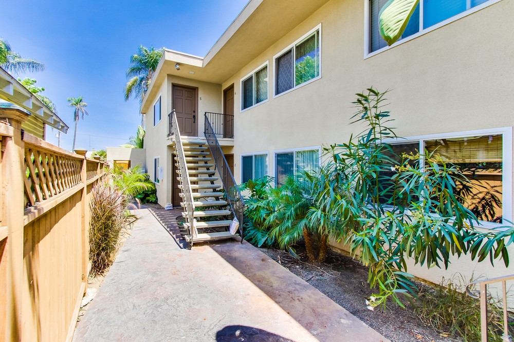 Virtual tour photo 11 of 27 for 4045 Illinois Street #3