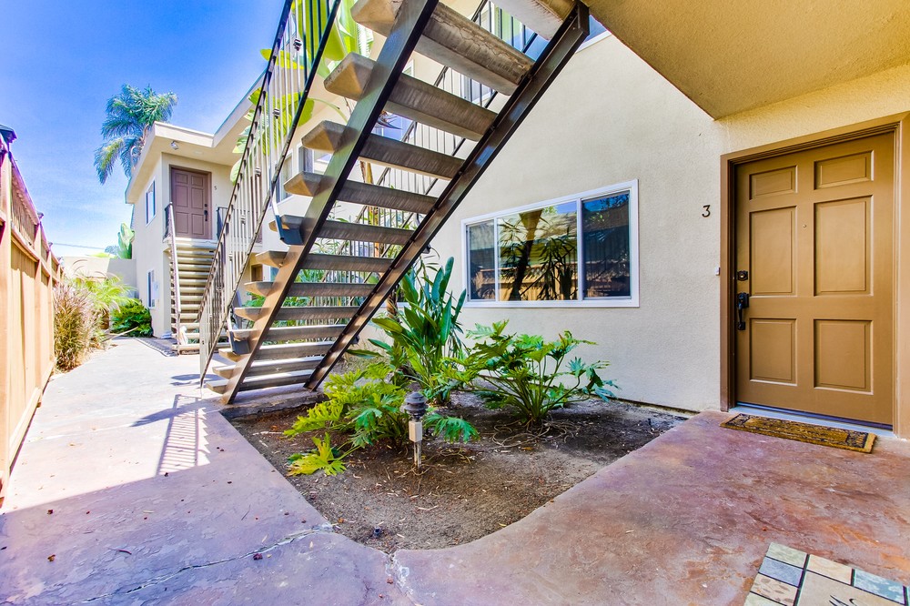 Virtual tour photo 12 of 27 for 4045 Illinois Street #3