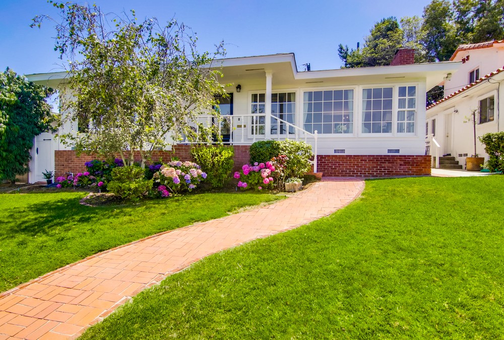 Virtual tour photo 6 of 48 for 4045 Narragansett Ave