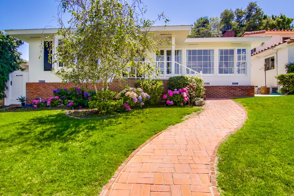 Virtual tour photo 7 of 48 for 4045 Narragansett Ave