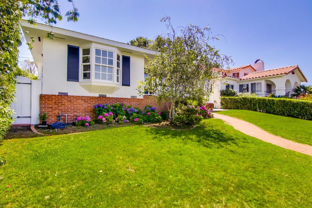 Virtual tour photo 8 of 48 for 4045 Narragansett Ave