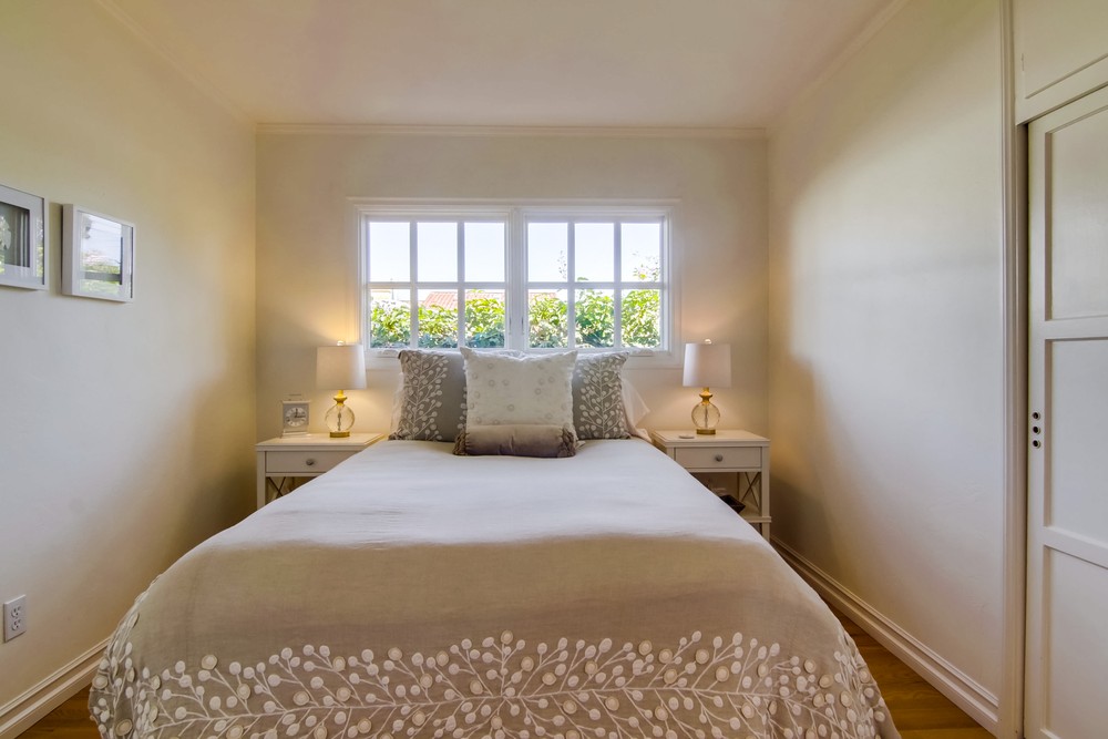 Virtual tour photo 38 of 48 for 4045 Narragansett Ave