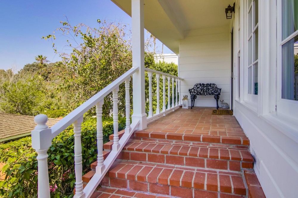 Virtual tour photo 10 of 48 for 4045 Narragansett Ave