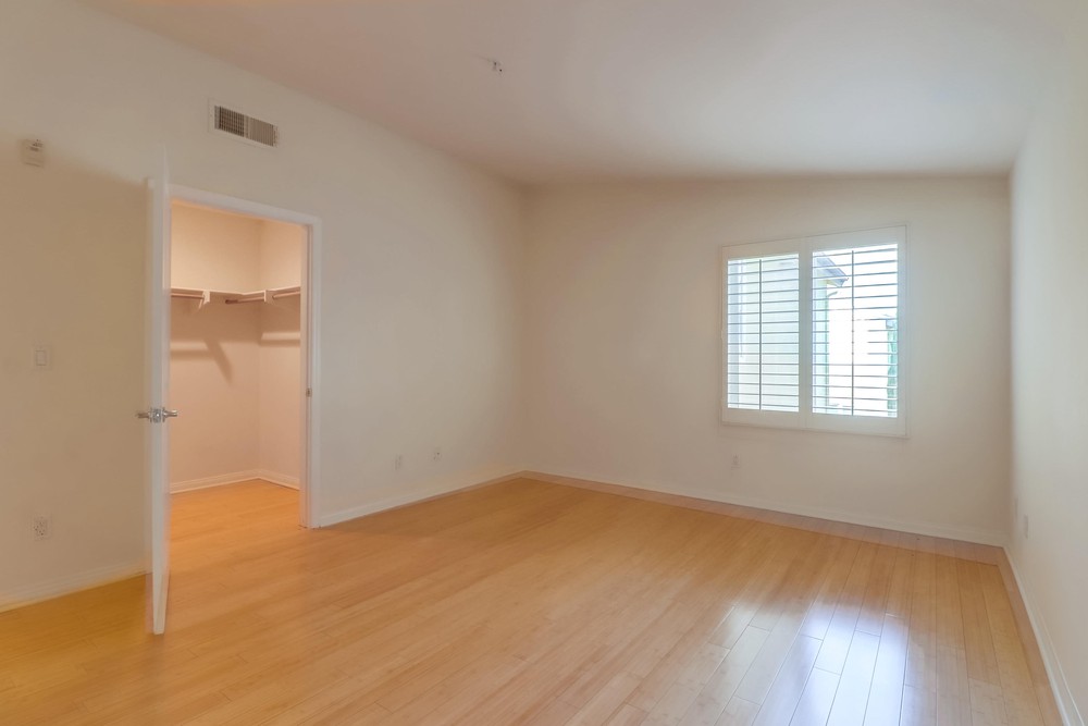 Virtual tour photo 38 of 51 for 4047 1st Ave