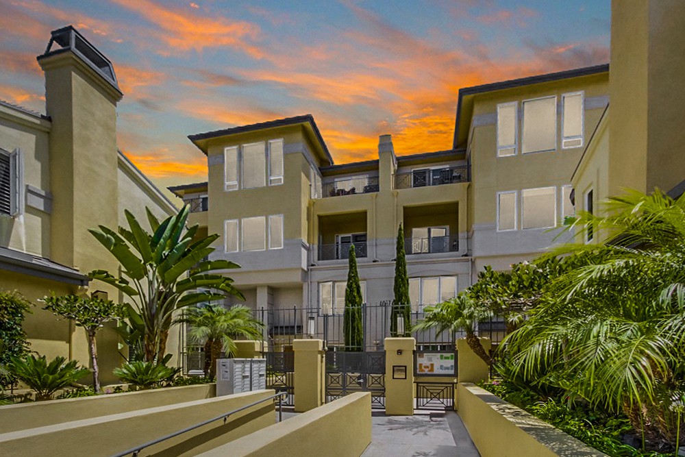 Virtual tour photo 3 of 51 for 4047 1st Ave