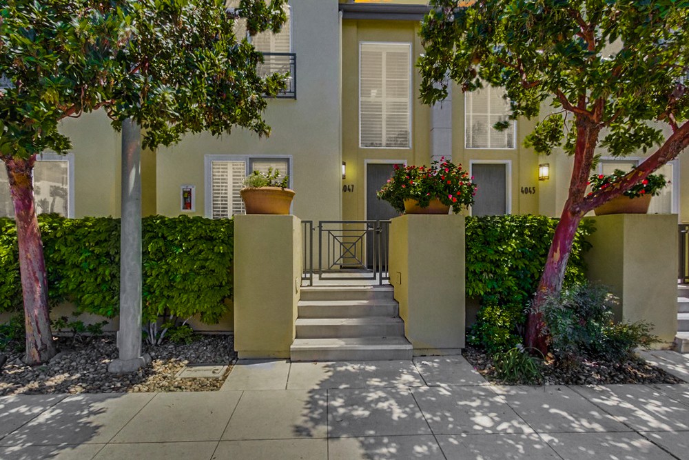 Virtual tour photo 4 of 51 for 4047 1st Ave