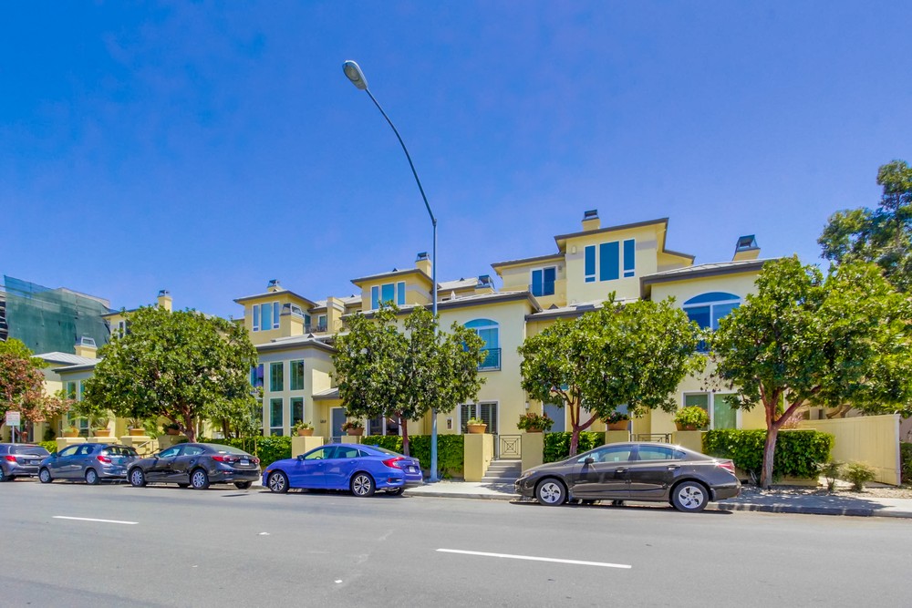 Virtual tour photo 1 of 39 for 4047 1st Ave