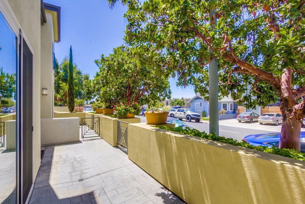 Virtual tour photo 5 of 39 for 4047 1st Ave