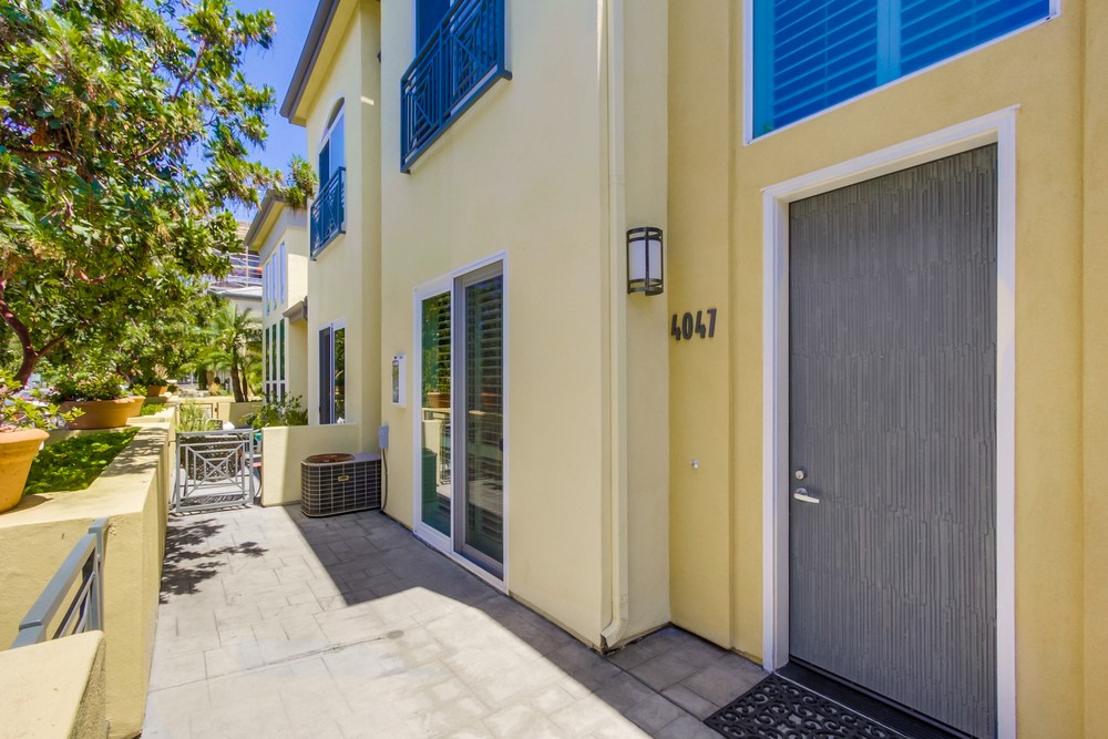 Virtual tour photo 6 of 39 for 4047 1st Ave