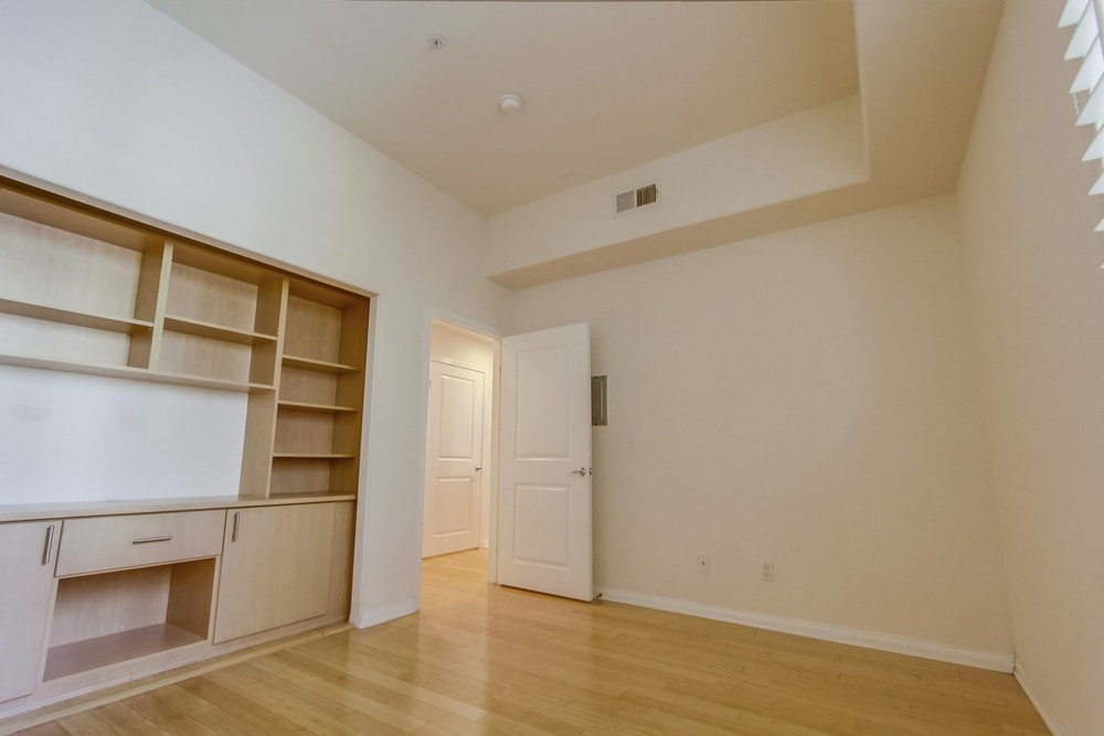 Virtual tour photo 21 of 39 for 4047 1st Ave