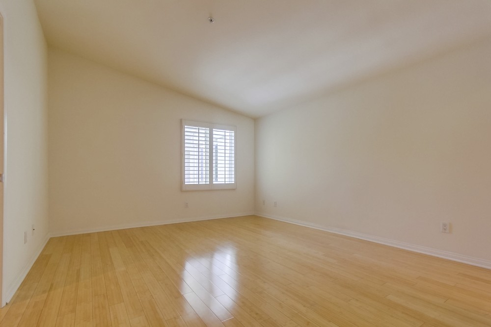 Virtual tour photo 31 of 39 for 4047 1st Ave