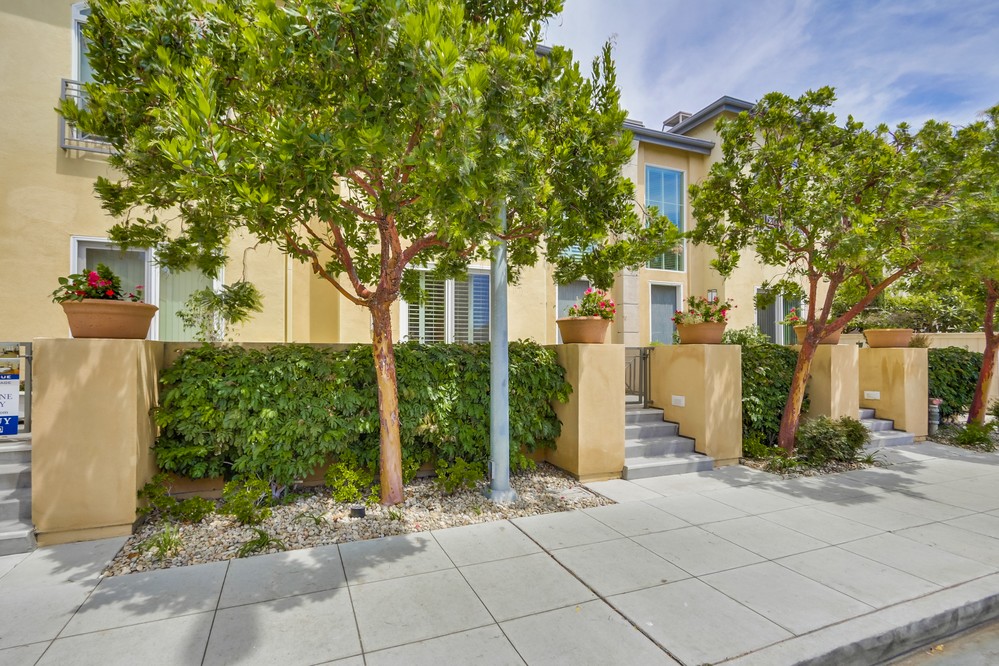 Virtual tour photo 3 of 32 for 4047 1st Avenue