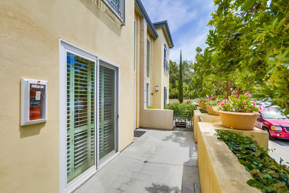 Virtual tour photo 5 of 32 for 4047 1st Avenue