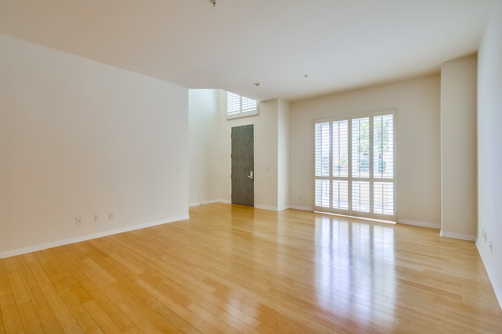 Virtual tour photo 10 of 32 for 4047 1st Avenue
