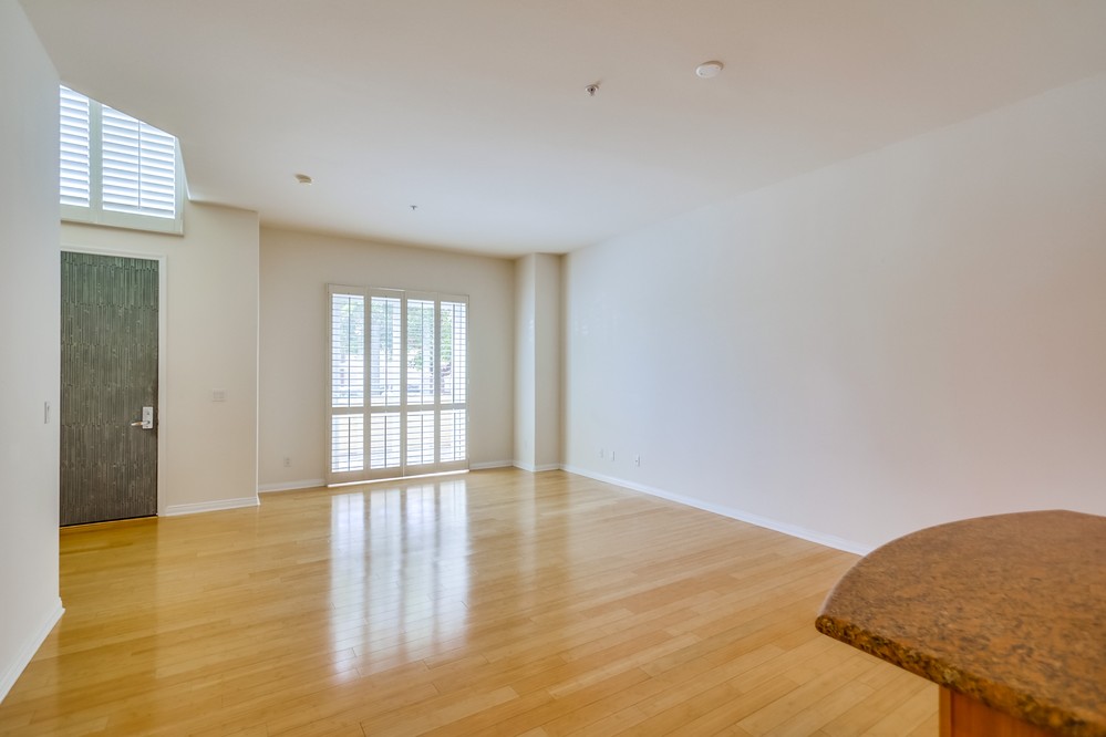 Virtual tour photo 11 of 32 for 4047 1st Avenue