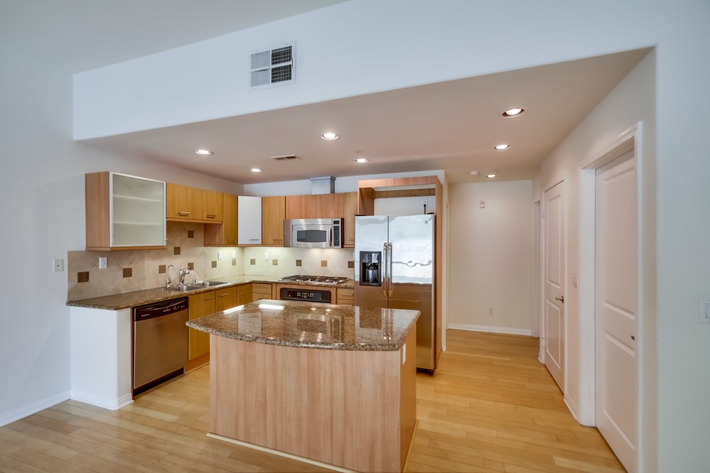 Virtual tour photo 13 of 32 for 4047 1st Avenue
