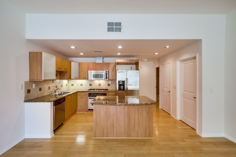 Virtual tour photo 14 of 32 for 4047 1st Avenue