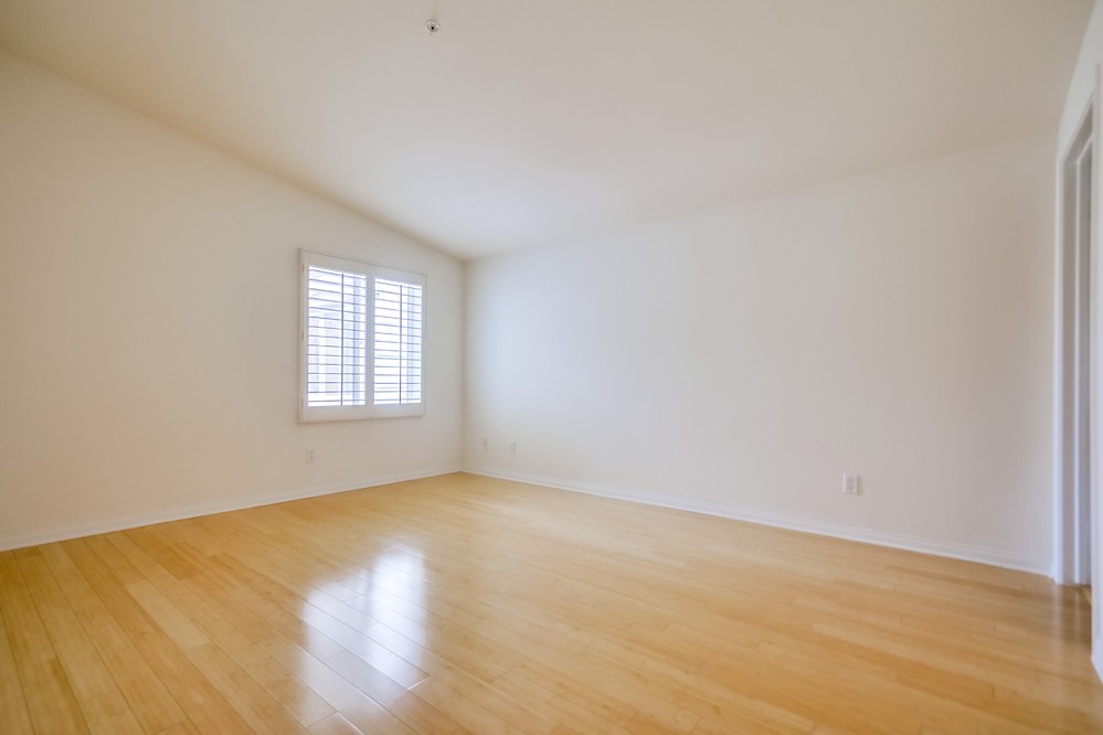 Virtual tour photo 23 of 32 for 4047 1st Avenue