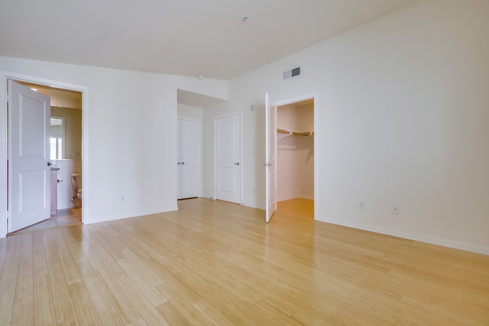 Virtual tour photo 24 of 32 for 4047 1st Avenue